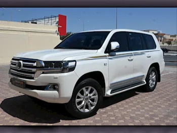 Toyota  Land Cruiser  VXR  2018  Automatic  133,000 Km  8 Cylinder  Four Wheel Drive (4WD)  SUV  White