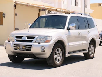 Mitsubishi  Pajero  2007  Automatic  185,000 Km  6 Cylinder  Four Wheel Drive (4WD)  SUV  Gold