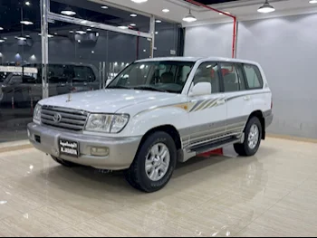 Toyota  Land Cruiser  VXR  2003  Manual  263,000 Km  8 Cylinder  Four Wheel Drive (4WD)  SUV  White