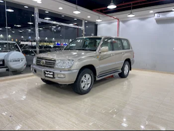 Toyota  Land Cruiser  VXR  2006  Automatic  556,000 Km  8 Cylinder  Four Wheel Drive (4WD)  SUV  Beige