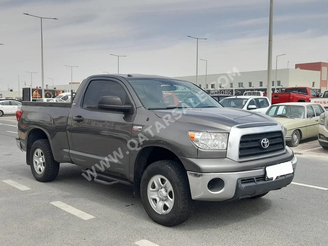 Toyota  Tundra  2011  Automatic  321,000 Km  8 Cylinder  Four Wheel Drive (4WD)  Pick Up  Gray