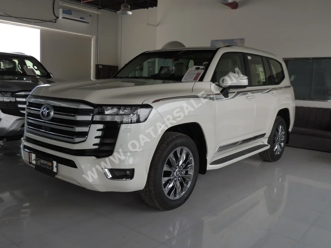 Toyota  Land Cruiser  GXR Twin Turbo  2024  Automatic  0 Km  6 Cylinder  Four Wheel Drive (4WD)  SUV  White  With Warranty