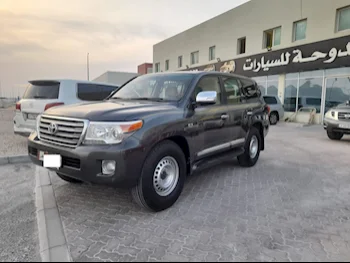 Toyota  Land Cruiser  VXR  2012  Automatic  279,000 Km  8 Cylinder  Four Wheel Drive (4WD)  SUV  Gray