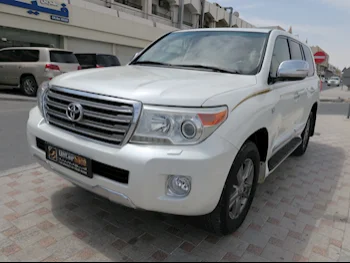 Toyota  Land Cruiser  VXR  2013  Automatic  388,000 Km  8 Cylinder  Four Wheel Drive (4WD)  SUV  White