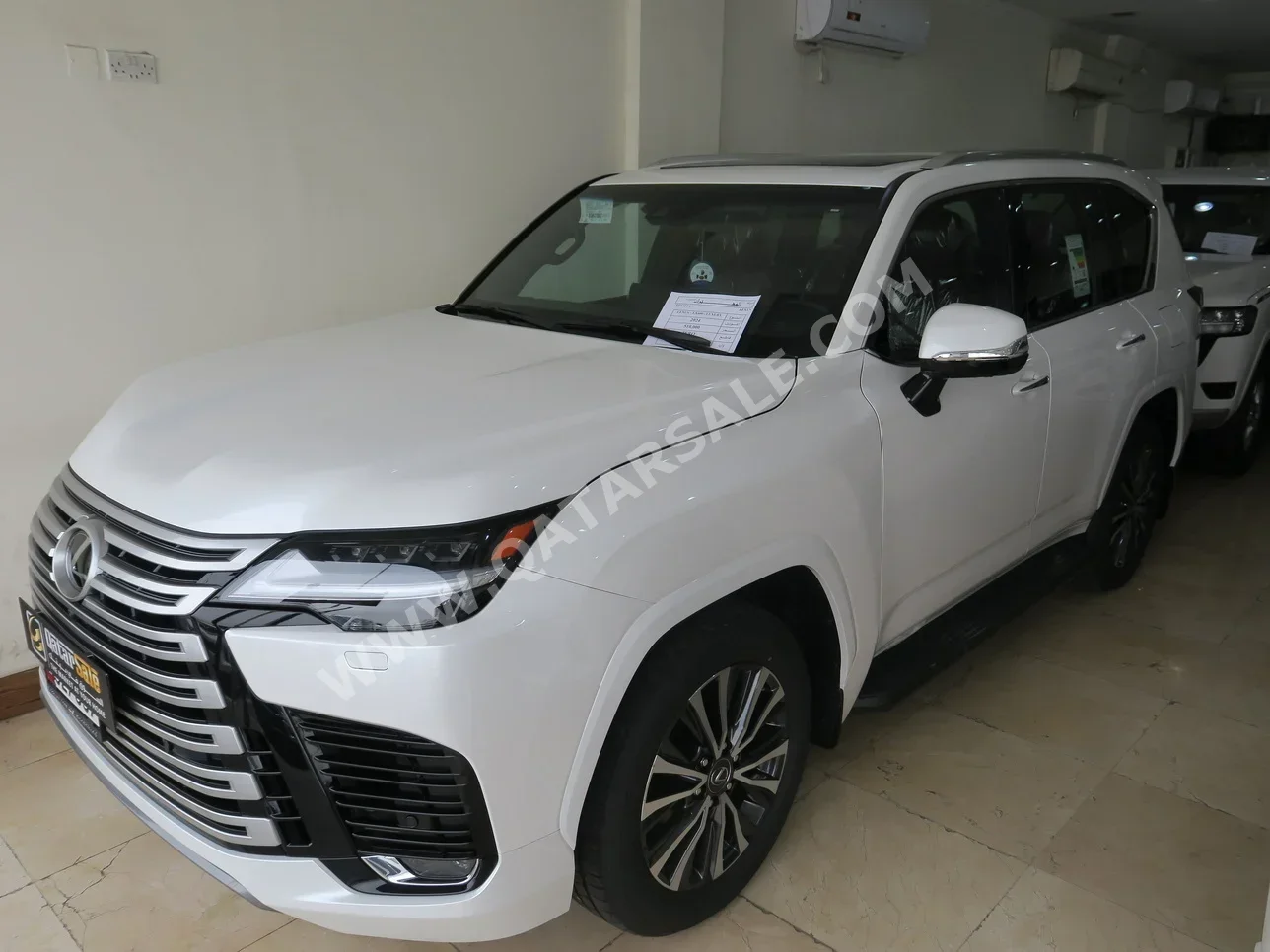  Lexus  LX  600 Luxury  2024  Automatic  0 Km  6 Cylinder  Four Wheel Drive (4WD)  SUV  White  With Warranty