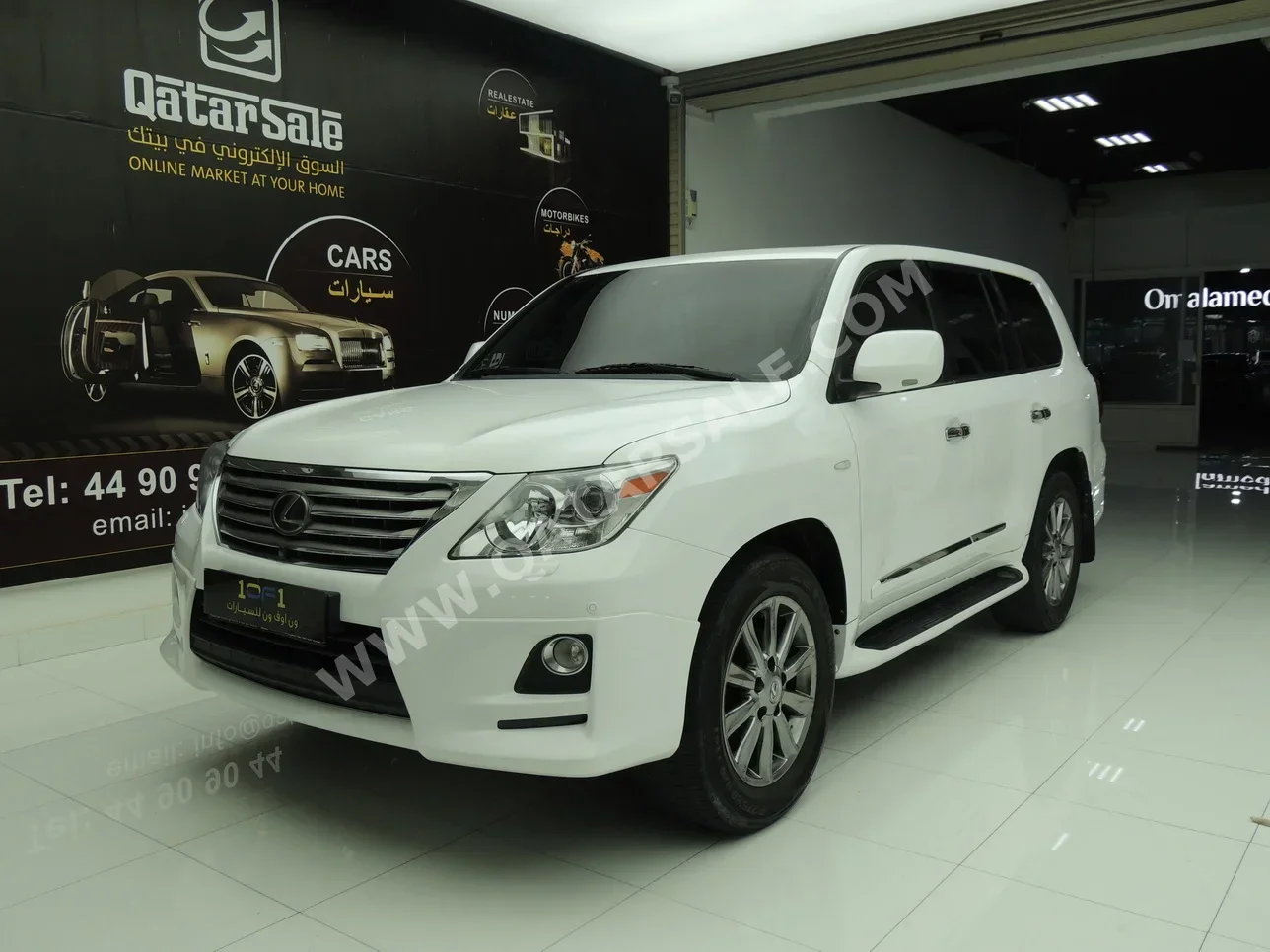 Lexus  LX  570  2009  Automatic  220,000 Km  8 Cylinder  Four Wheel Drive (4WD)  SUV  White