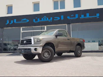 Toyota  Tundra  2010  Automatic  202,000 Km  8 Cylinder  Four Wheel Drive (4WD)  Pick Up  Brown