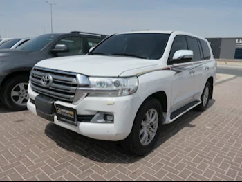 Toyota  Land Cruiser  GXR  2018  Automatic  172,000 Km  8 Cylinder  Four Wheel Drive (4WD)  SUV  White