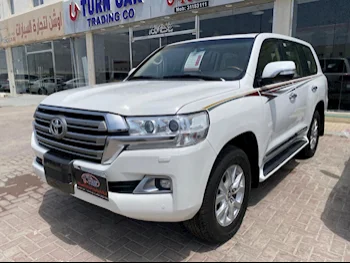 Toyota  Land Cruiser  GXR  2018  Automatic  212,000 Km  8 Cylinder  Four Wheel Drive (4WD)  SUV  White