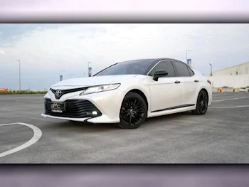 Toyota  Camry  Limited  2018  Automatic  149,000 Km  6 Cylinder  Front Wheel Drive (FWD)  Sedan  White