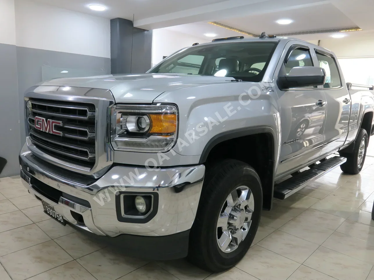 GMC  Sierra  2500 HD  2015  Automatic  226,000 Km  8 Cylinder  Four Wheel Drive (4WD)  Pick Up  Silver