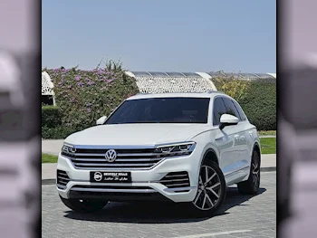 Volkswagen  Touareg  Highline plus  2020  Automatic  55,885 Km  6 Cylinder  All Wheel Drive (AWD)  SUV  White  With Warranty