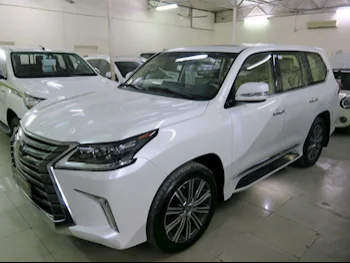 Lexus  LX  570  2017  Automatic  81,000 Km  8 Cylinder  Four Wheel Drive (4WD)  SUV  White