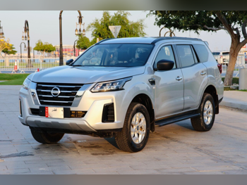 Nissan  Xterra  6 Cylinder  SUV 4x4  Silver  2022