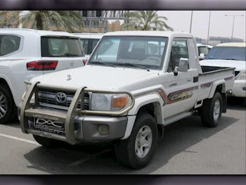 Toyota  Land Cruiser  LX  2019  Manual  189,000 Km  6 Cylinder  Four Wheel Drive (4WD)  Pick Up  White