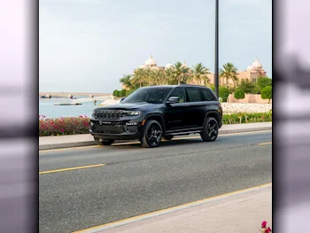 Jeep  Grand Cherokee  Limited  2022  Automatic  21,000 Km  8 Cylinder  Four Wheel Drive (4WD)  SUV  Black  With Warranty