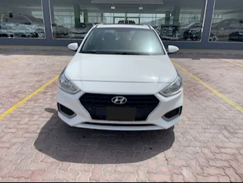 Hyundai  Accent  2020  Automatic  70٬000 Km  4 Cylinder  Front Wheel Drive (FWD)  Sedan  White