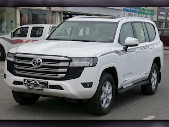 Toyota  Land Cruiser  GXR  2023  Automatic  0 Km  6 Cylinder  Four Wheel Drive (4WD)  SUV  White  With Warranty