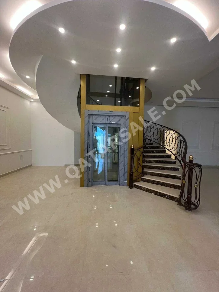 Family Residential  Not Furnished  Al Wakrah  Al Wakrah  8 Bedrooms