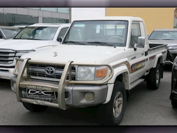 Toyota  Land Cruiser  LX  2019  Manual  189,000 Km  6 Cylinder  Four Wheel Drive (4WD)  Pick Up  White