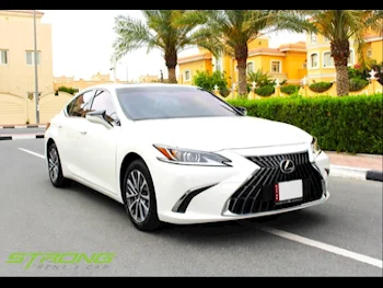 Lexus  ES 300 Hybird  4 Cylinder  Sedan  White  2024