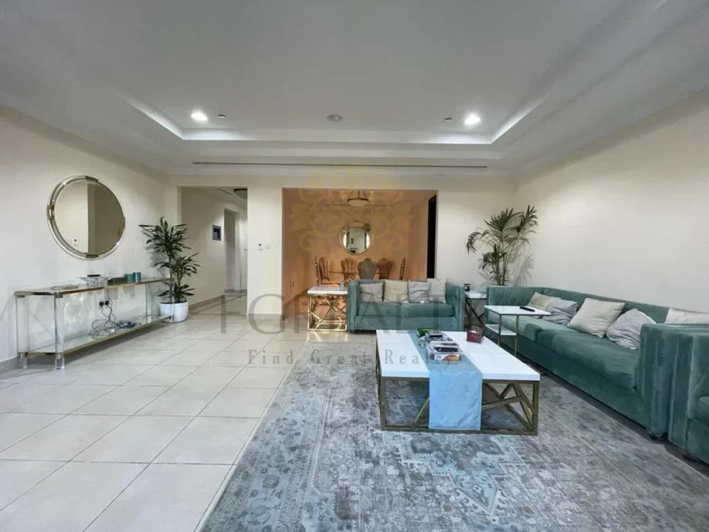 3 Bedrooms  Apartment  For Sale  in Doha -  The Pearl  Fully Furnished