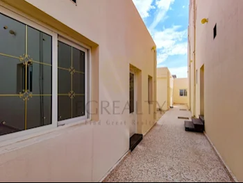 Family Residential  - Not Furnished  - Al Daayen  - Umm Qarn  - 8 Bedrooms