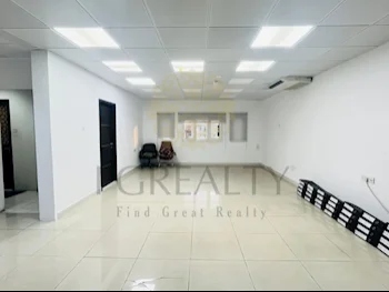 Family Residential  - Not Furnished  - Doha  - Nuaija  - 5 Bedrooms