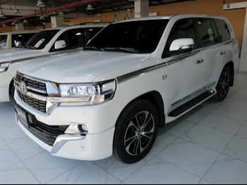 Toyota  Land Cruiser  VXR  2021  Automatic  12,000 Km  8 Cylinder  Four Wheel Drive (4WD)  SUV  White