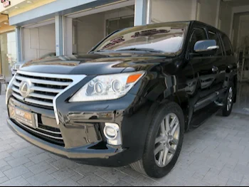 Lexus  LX  570  2013  Automatic  196,000 Km  8 Cylinder  Four Wheel Drive (4WD)  SUV  Black