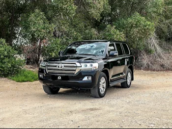 Toyota  Land Cruiser  GXR  2021  Automatic  99,000 Km  8 Cylinder  Four Wheel Drive (4WD)  SUV  Black