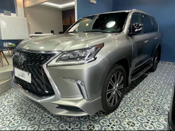 Lexus  LX  570  2018  Automatic  198,000 Km  8 Cylinder  Four Wheel Drive (4WD)  SUV  Gray