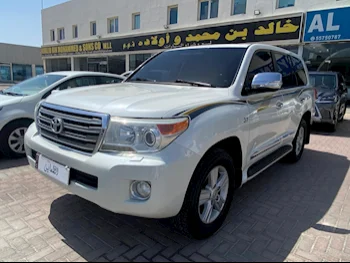 Toyota  Land Cruiser  VXR  2013  Automatic  344,000 Km  8 Cylinder  Four Wheel Drive (4WD)  SUV  White