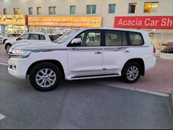 Toyota  Land Cruiser  GXR  2017  Automatic  192,000 Km  8 Cylinder  Four Wheel Drive (4WD)  SUV  White