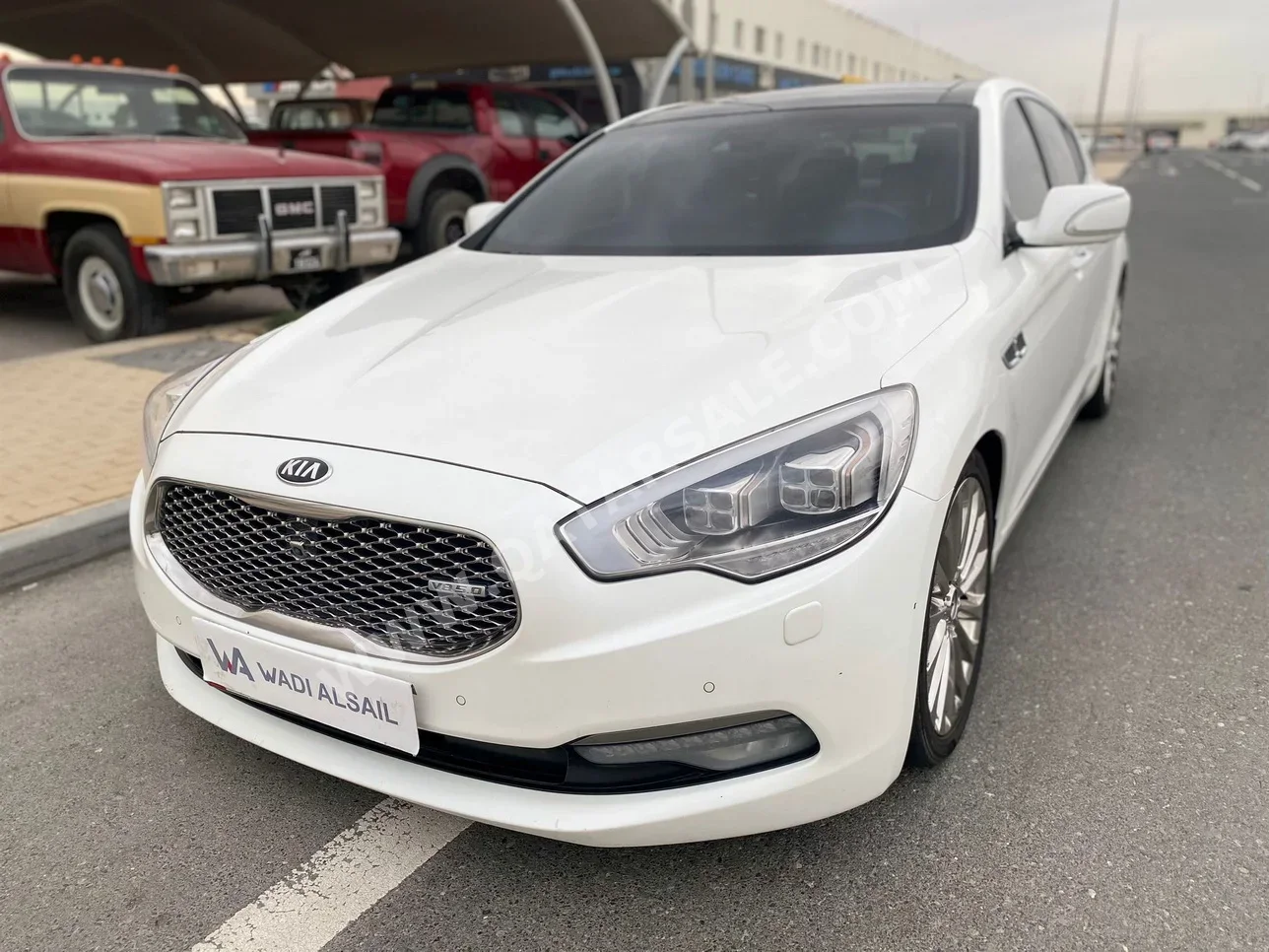 Kia  Quoris  2017  Automatic  165,000 Km  8 Cylinder  Rear Wheel Drive (RWD)  Sedan  White