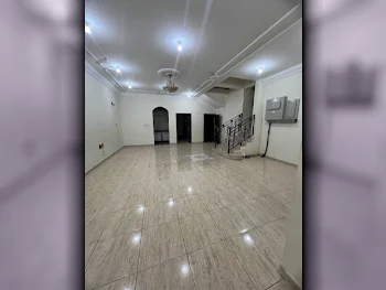 Family Residential  - Not Furnished  - Al Rayyan  - Izghawa  - 5 Bedrooms