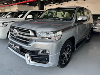 Toyota  Land Cruiser  VXR  2018  Automatic  160,000 Km  8 Cylinder  Four Wheel Drive (4WD)  SUV  Silver