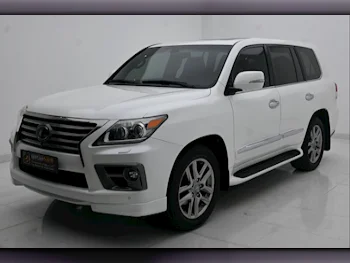 Lexus  LX  570  2014  Automatic  82,000 Km  8 Cylinder  Four Wheel Drive (4WD)  SUV  White