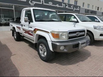 Toyota  Land Cruiser  LX  2016  Manual  159,000 Km  6 Cylinder  Four Wheel Drive (4WD)  Pick Up  White