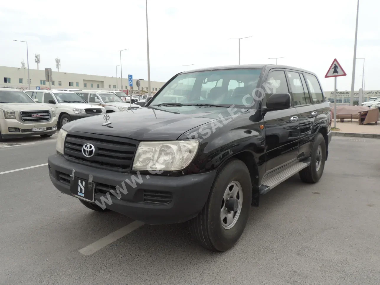 Toyota  Land Cruiser  G  2007  Manual  147,000 Km  6 Cylinder  Four Wheel Drive (4WD)  SUV  Black