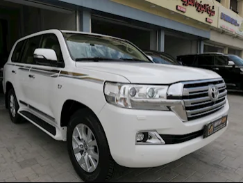 Toyota  Land Cruiser  VXR  2017  Automatic  226,000 Km  8 Cylinder  Four Wheel Drive (4WD)  SUV  White