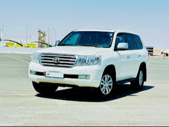 Toyota  Land Cruiser  VXR  2008  Automatic  452,000 Km  8 Cylinder  Four Wheel Drive (4WD)  SUV  White