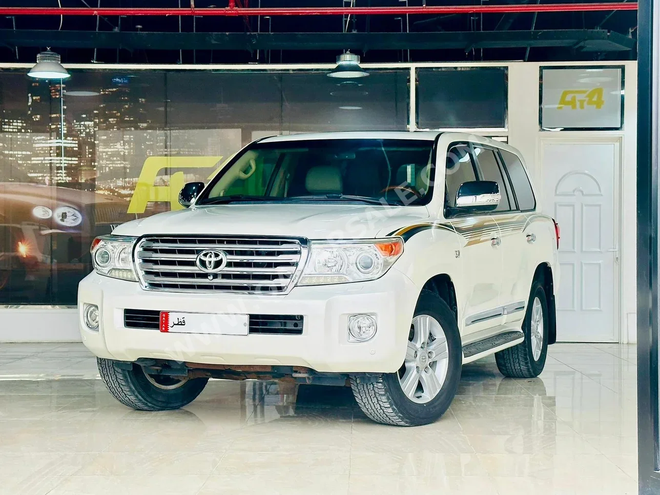 Toyota  Land Cruiser  VXR  2014  Automatic  226,000 Km  8 Cylinder  Four Wheel Drive (4WD)  SUV  White