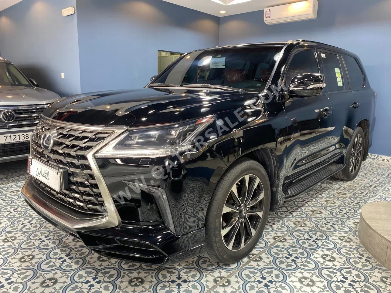 Lexus  LX  570  2016  Automatic  121,000 Km  8 Cylinder  Four Wheel Drive (4WD)  SUV  Black