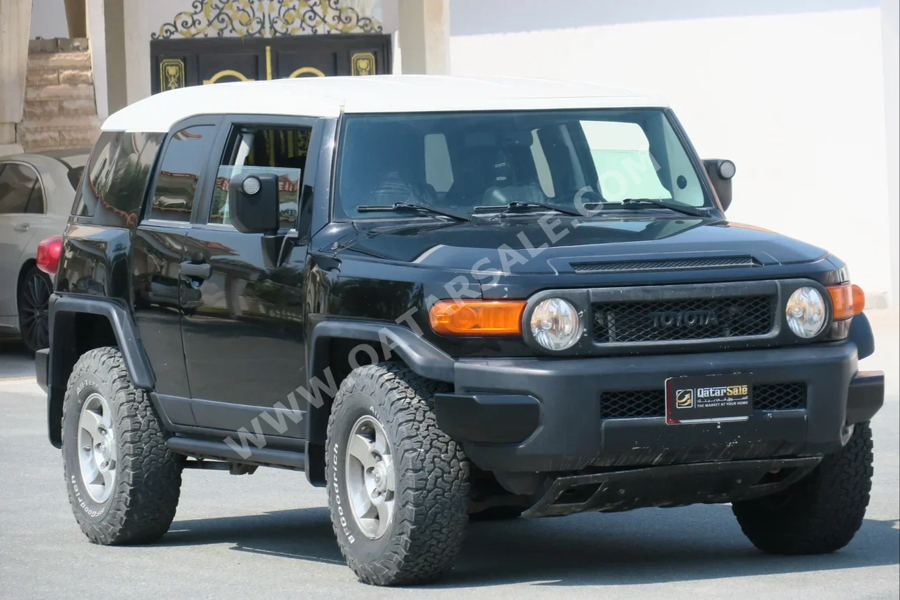 Toyota FJ Cruiser 2009 Manual 106,000 Km 6 Cylinder Four Wheel Drive (4WD) SUV Black