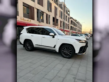 Lexus  LX  600 F Sport  2023  Automatic  16٬000 Km  6 Cylinder  Four Wheel Drive (4WD)  SUV  White  With Warranty