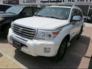 Toyota  Land Cruiser  VXR  2015  Automatic  218,000 Km  8 Cylinder  Four Wheel Drive (4WD)  SUV  White