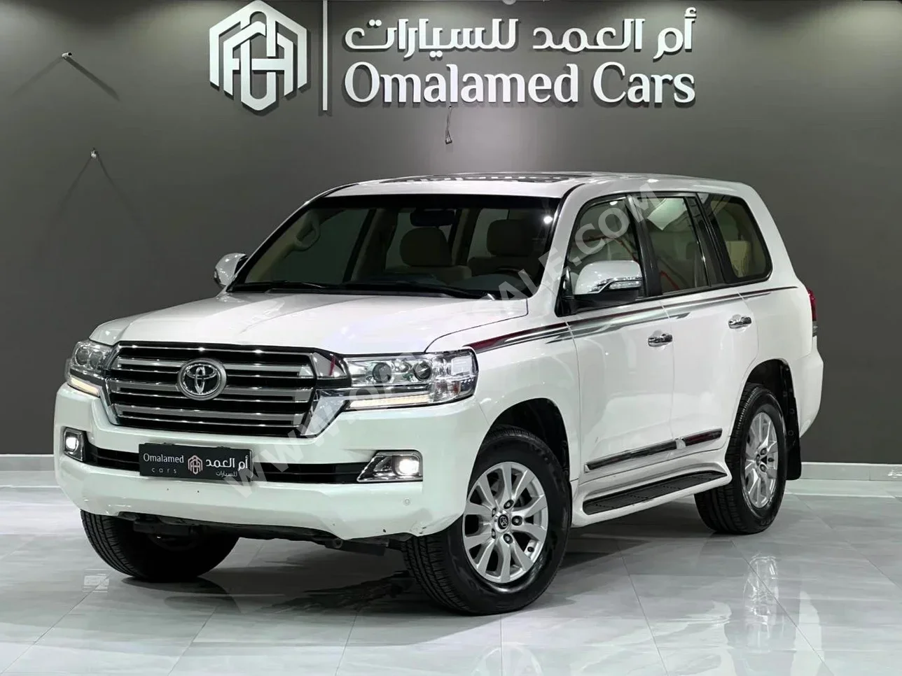 Toyota  Land Cruiser  GXR  2017  Automatic  287,000 Km  8 Cylinder  Four Wheel Drive (4WD)  SUV  White