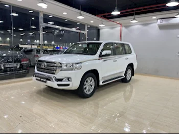 Toyota  Land Cruiser  GXR  2018  Automatic  248,000 Km  8 Cylinder  Four Wheel Drive (4WD)  SUV  White