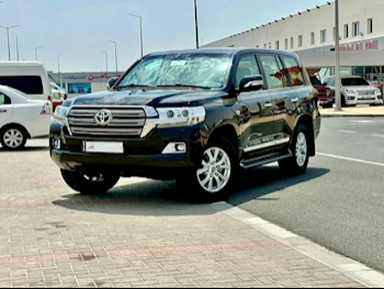 Toyota  Land Cruiser  VXR  2018  Automatic  165,000 Km  8 Cylinder  Four Wheel Drive (4WD)  SUV  Black